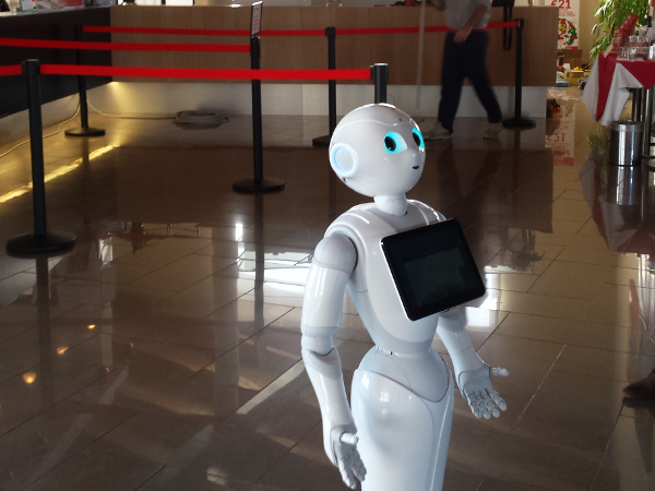 Đưa công nghệ vào khách sạn, Robot Concierge là chìa khóa nâng cao dịch vụ